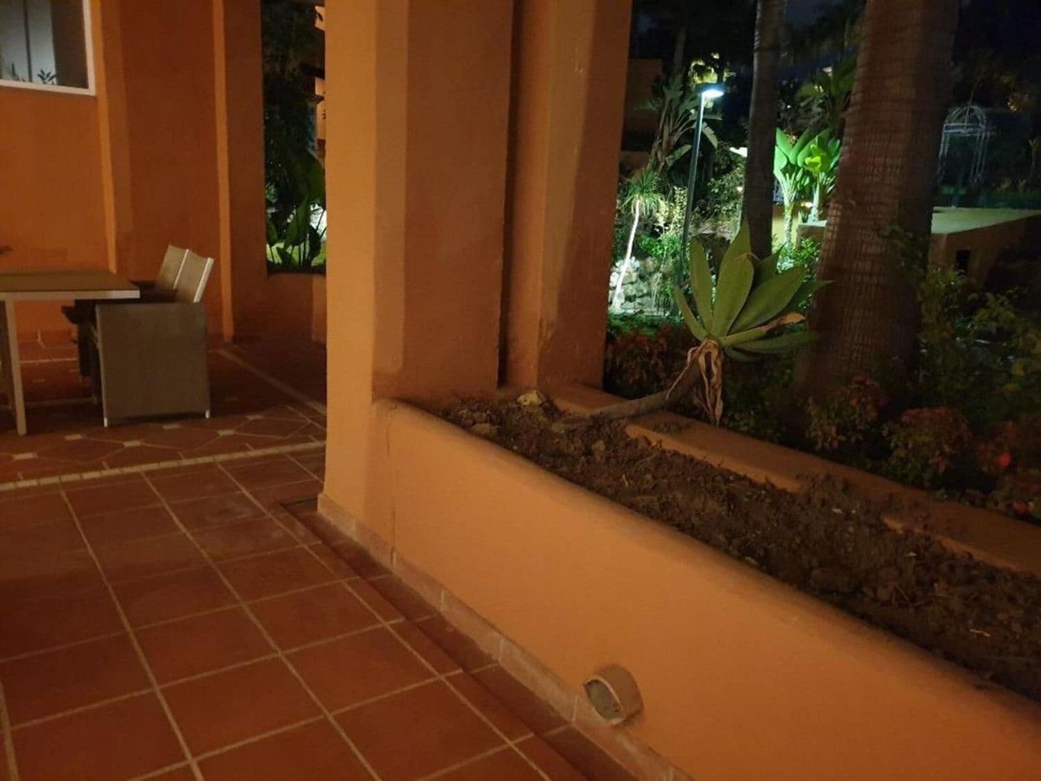 2 soverom Leilighet til salgs i Nueva Andalucia med svømmebasseng garasje - € 565 000 (Ref: 8694610)