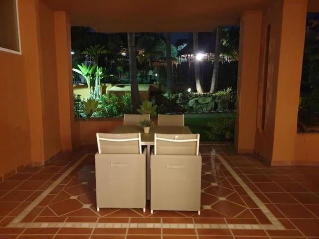 2 soverom Leilighet til salgs i Los Naranjos, Marbella med svømmebasseng garasje - € 565 000 (Ref: 8694610)