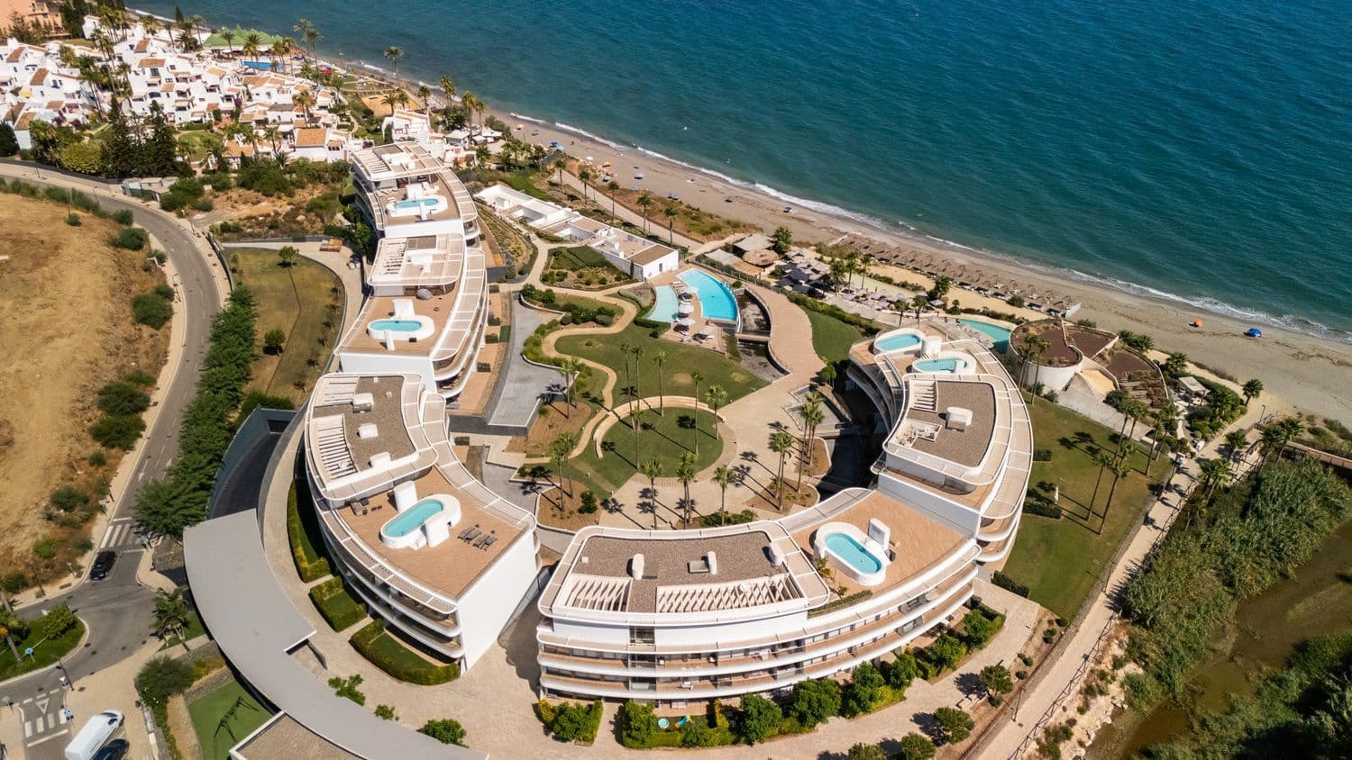 2 soveværelse Lejlighed til salg i Estepona med swimmingpool garage - € 948.000 (Ref: 8716103)