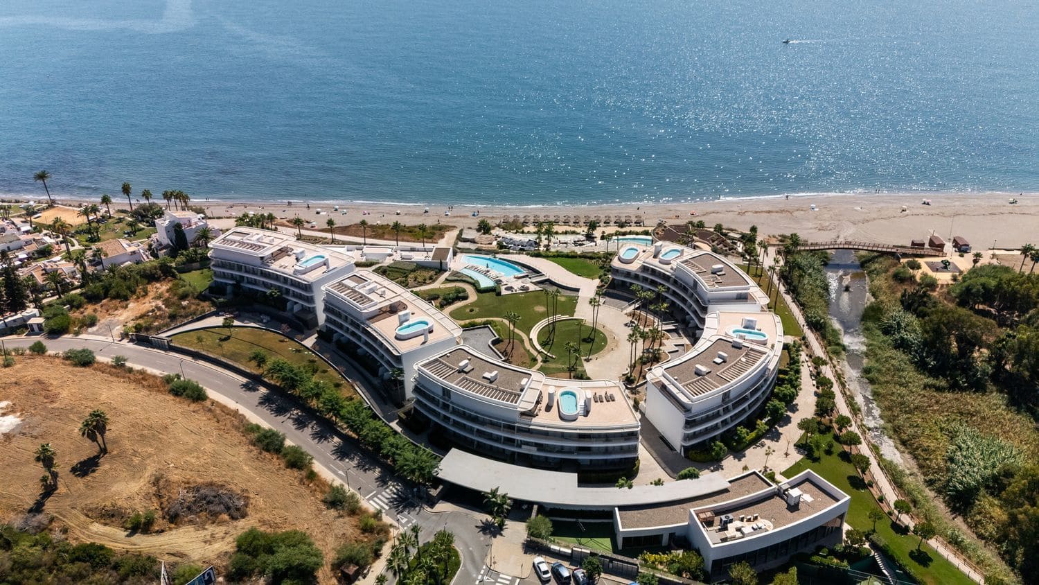 2 soveværelse Lejlighed til salg i Estepona med swimmingpool garage - € 948.000 (Ref: 8716103)