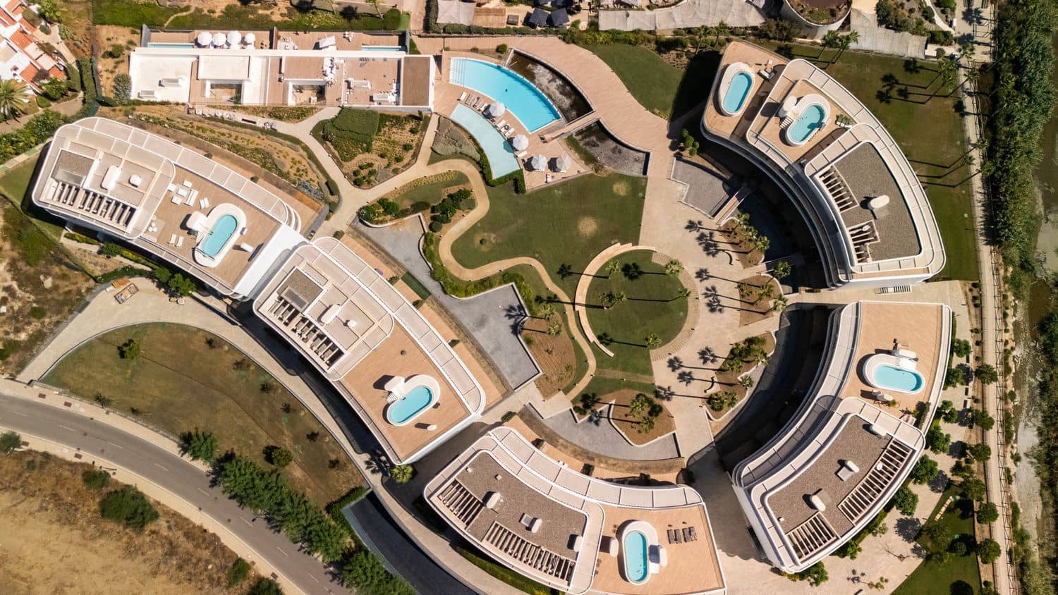 2 soveværelse Lejlighed til salg i Estepona med swimmingpool garage - € 948.000 (Ref: 8716103)