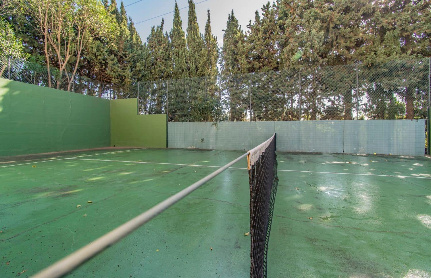 4 bedroom Townhouse for sale in Marbella with pool garage - € 890,000 (Ref: 8737134)