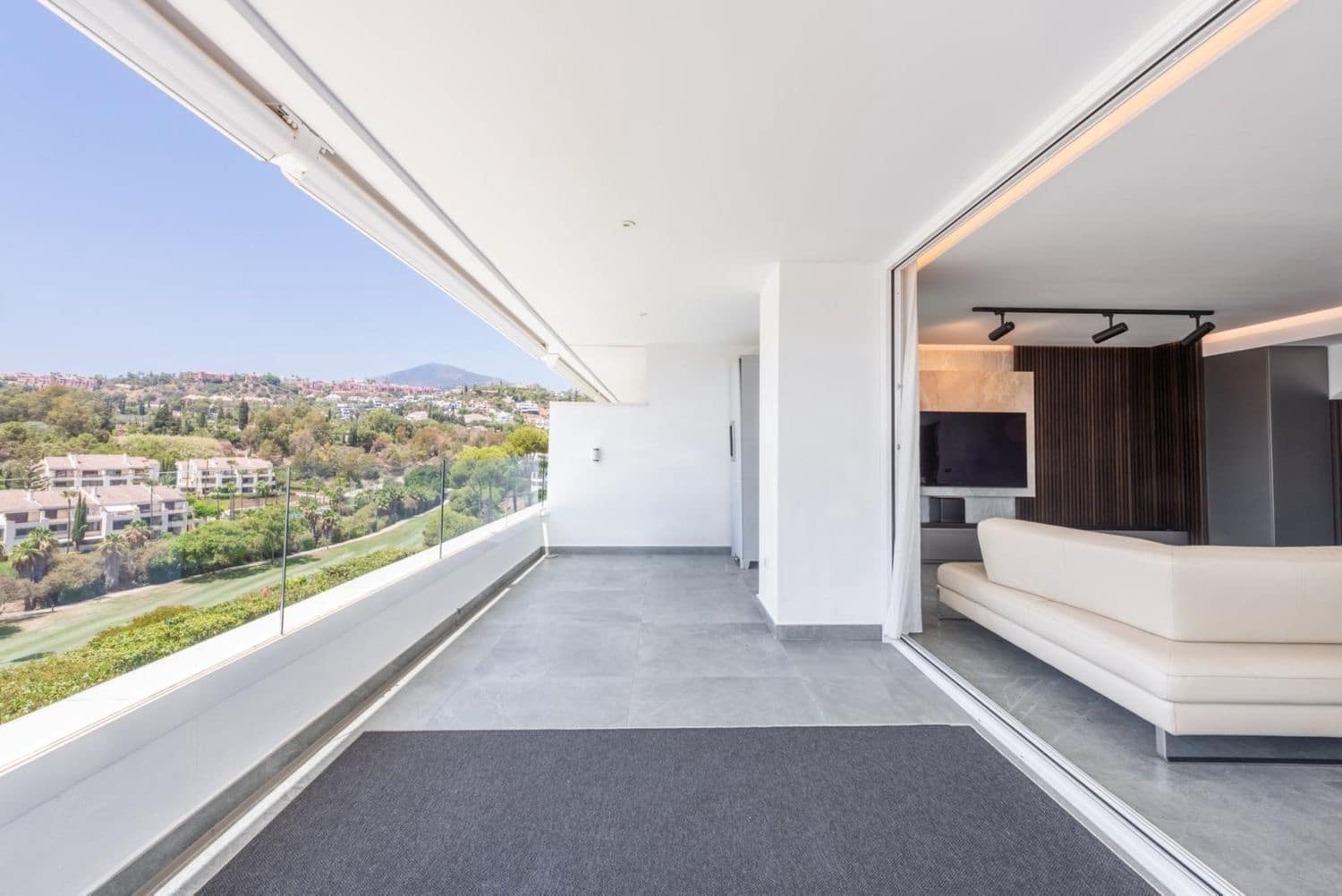 3 quarto Apartamento para venda em La Quinta com piscina garagem - 1 495 000 € (Ref: 8779330)