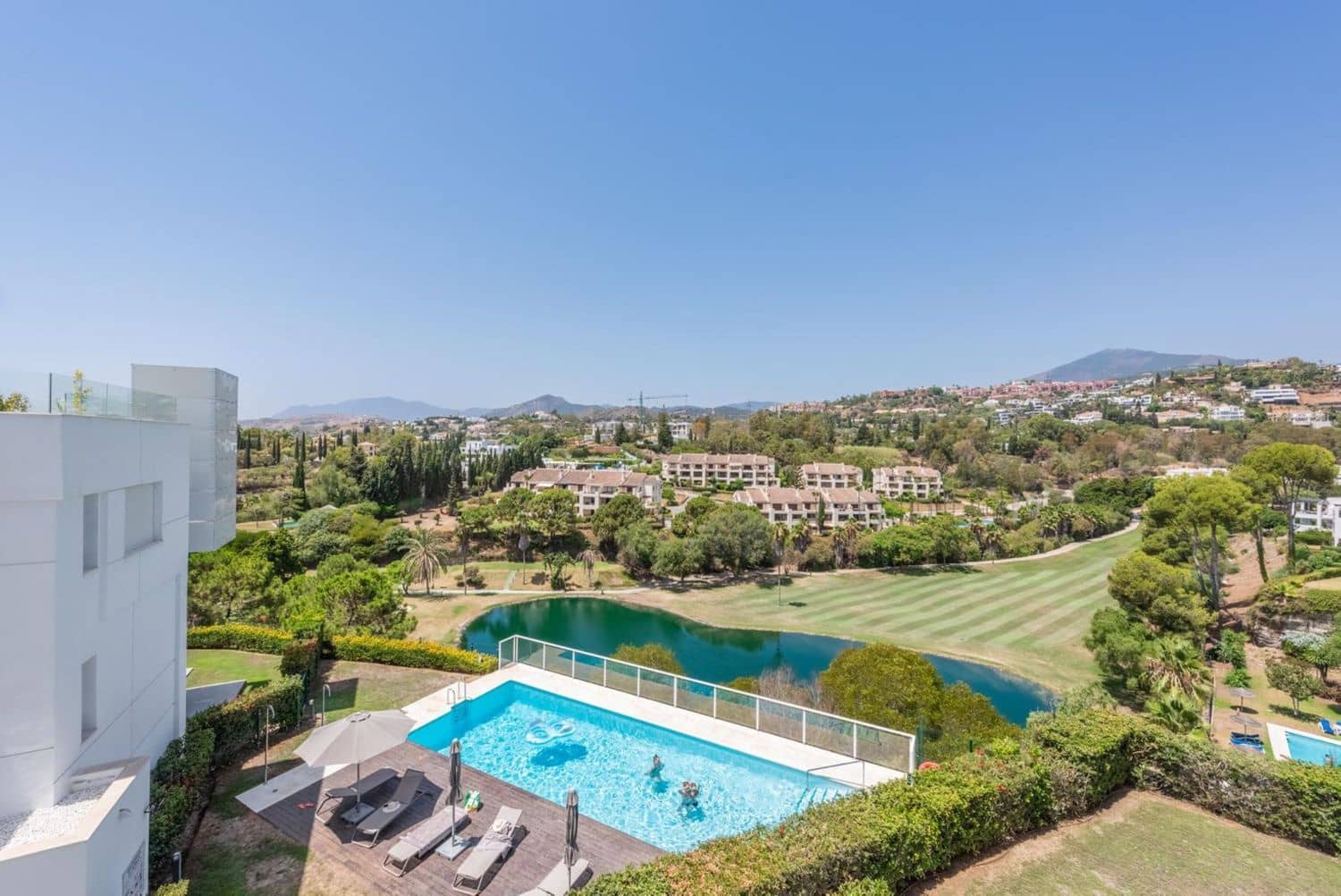 3 quarto Apartamento para venda em La Quinta com piscina garagem - 1 495 000 € (Ref: 8779330)