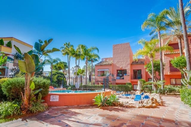 3 soveværelse Lejlighed til salg i Romana Playa, Marbella med swimmingpool garage - € 475.000 (Ref: 8795621)