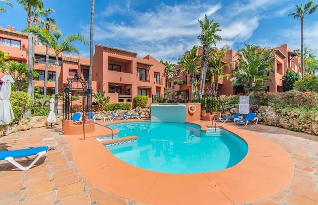 3 soveværelse Lejlighed til salg i Romana Playa, Marbella med swimmingpool garage - € 475.000 (Ref: 8795621)