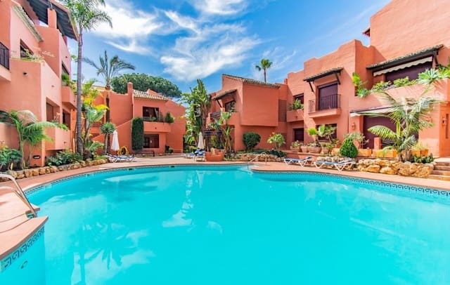 3 soveværelse Lejlighed til salg i Romana Playa, Marbella med swimmingpool garage - € 475.000 (Ref: 8795621)