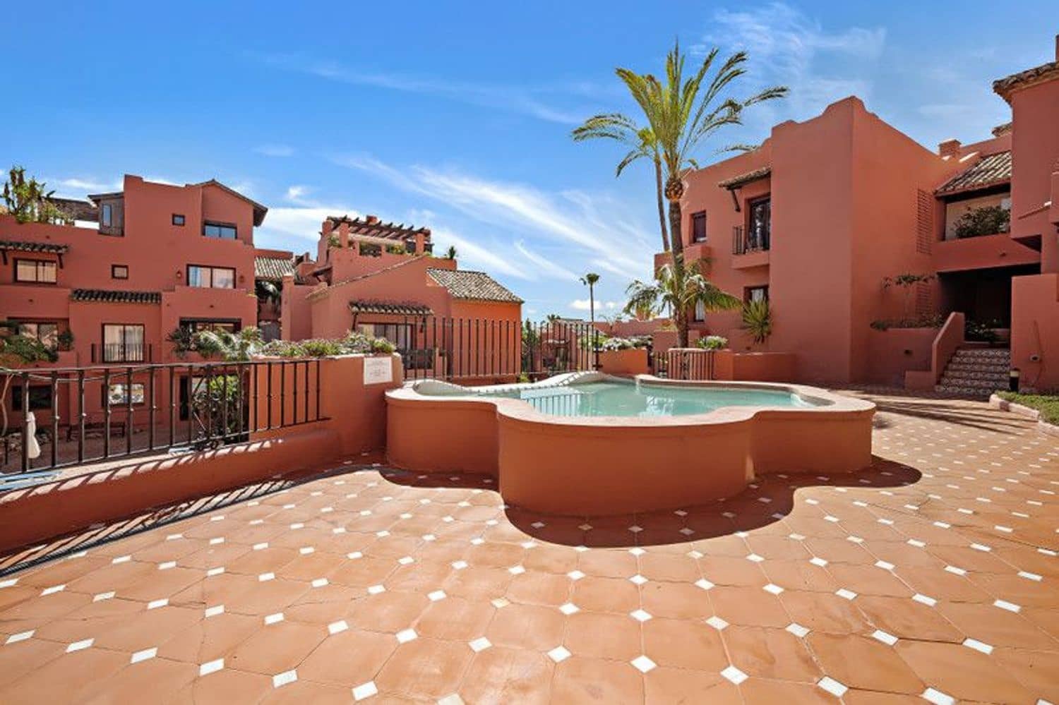 3 soveværelse Lejlighed til salg i Marbella med swimmingpool garage - € 475.000 (Ref: 8795621)