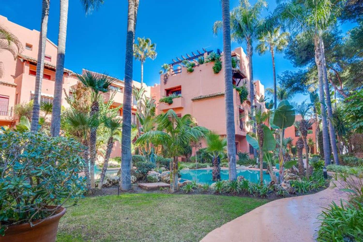 3 soveværelse Lejlighed til salg i Marbella med swimmingpool garage - € 475.000 (Ref: 8795621)