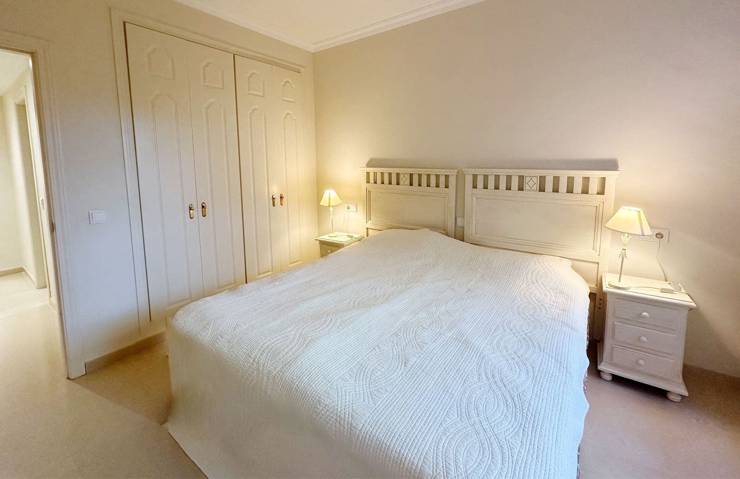 2 chambre Appartement à vendre à Puerto Banus avec piscine garage - 850 000 € (Ref: 8813597)