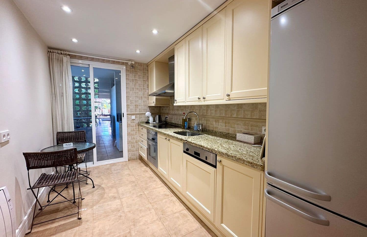 2 chambre Appartement à vendre à Puerto Banus avec piscine garage - 850 000 € (Ref: 8813597)