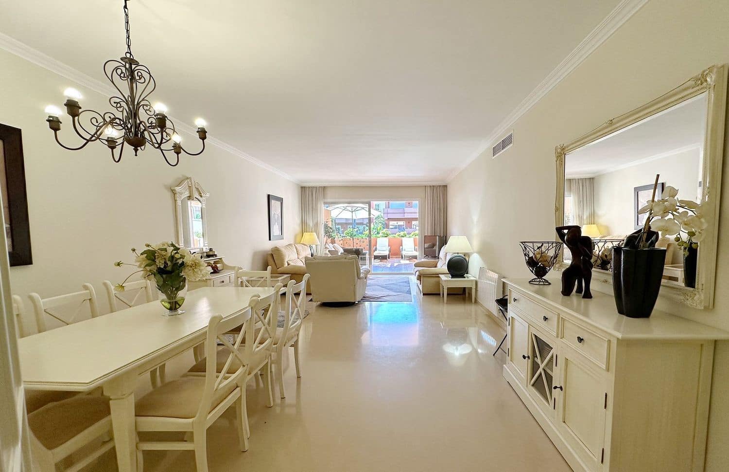 2 chambre Appartement à vendre à Puerto Banus avec piscine garage - 850 000 € (Ref: 8813597)