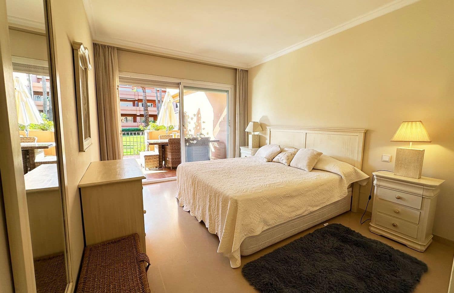 2 chambre Appartement à vendre à Puerto Banus avec piscine garage - 850 000 € (Ref: 8813597)