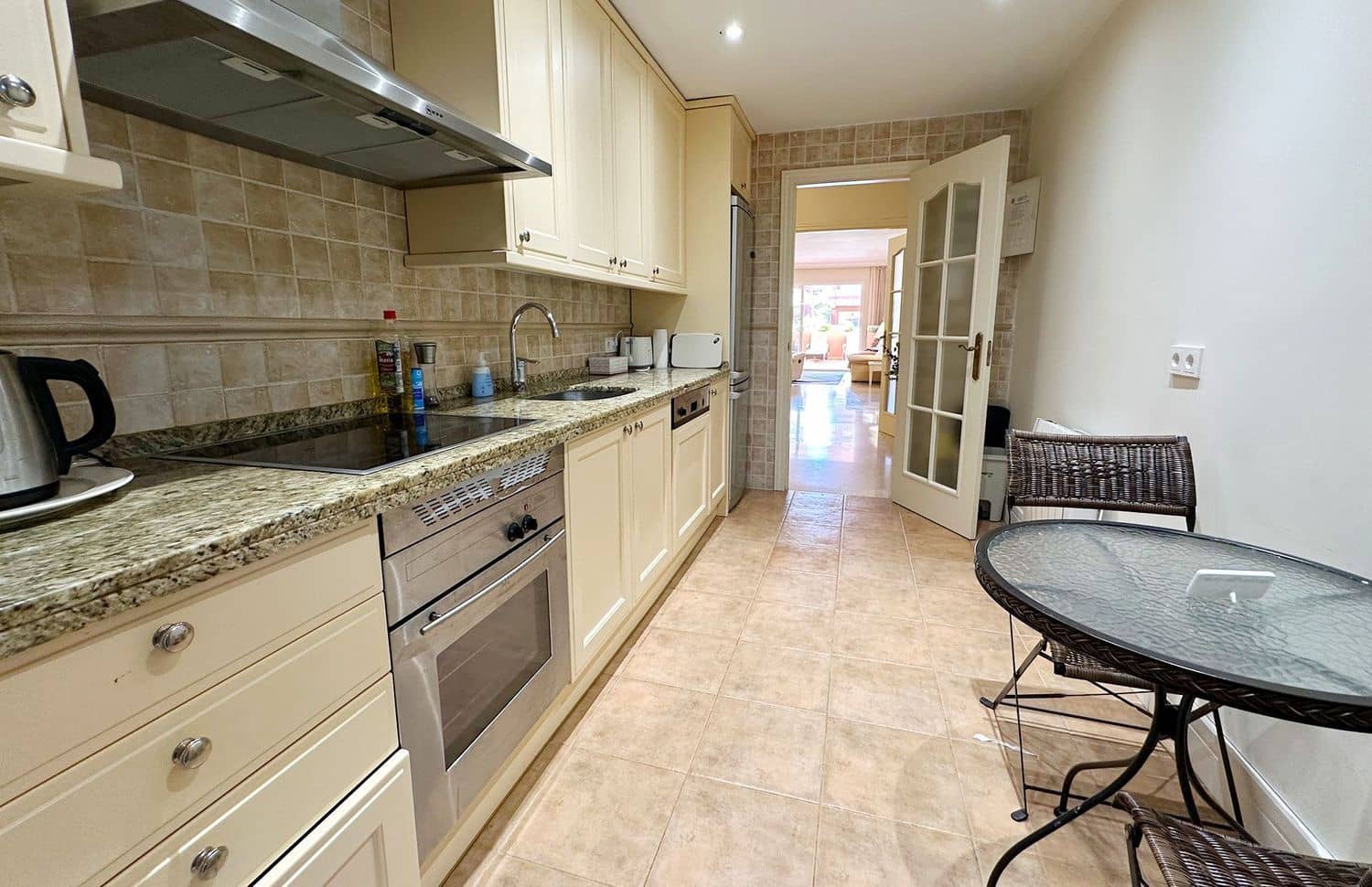 2 chambre Appartement à vendre à Puerto Banus avec piscine garage - 850 000 € (Ref: 8813597)