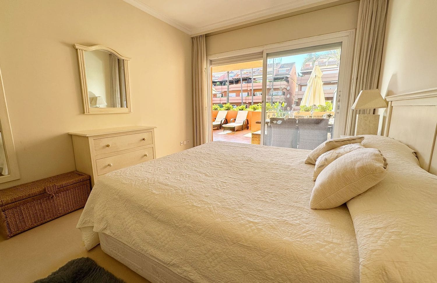 2 chambre Appartement à vendre à Puerto Banus avec piscine garage - 850 000 € (Ref: 8813597)