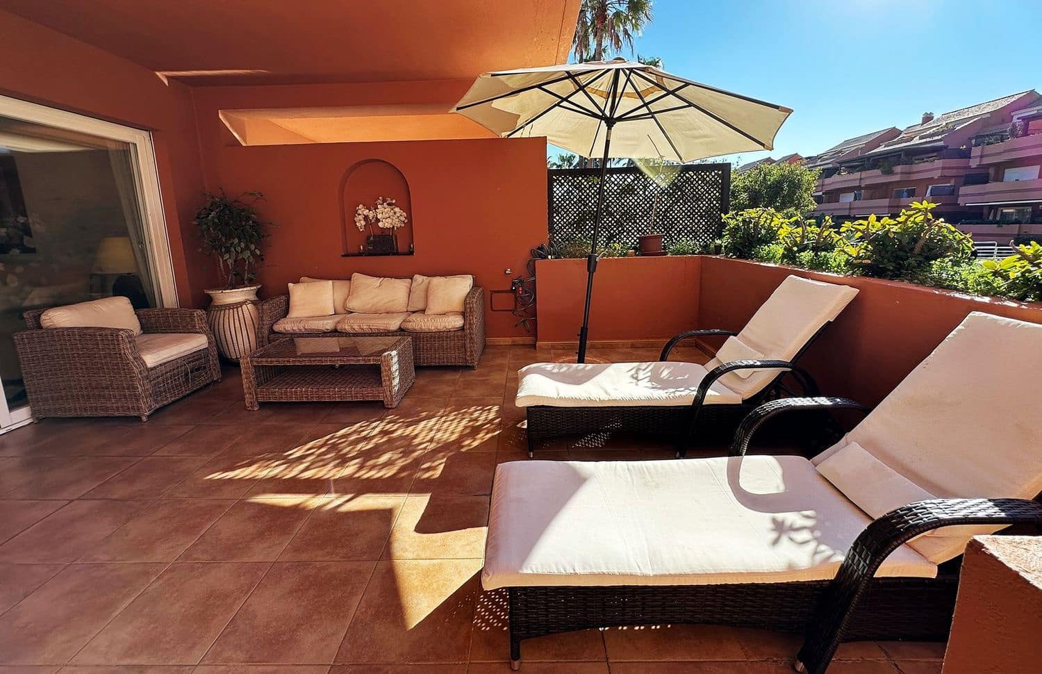 2 chambre Appartement à vendre à Puerto Banus avec piscine garage - 850 000 € (Ref: 8813597)