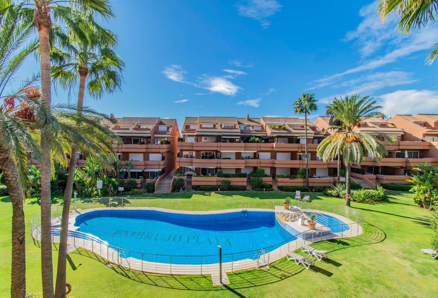 2 chambre Appartement à vendre à Puerto Banus avec piscine garage - 850 000 € (Ref: 8813597)