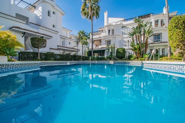 2 soverom Leilighet til salgs i La Dama de Noche - La Alzambra, Marbella med svømmebasseng garasje - € 409 500 (Ref: 8821190)