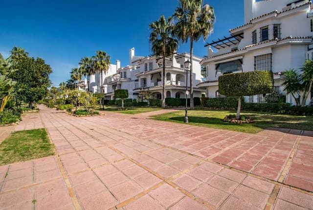 2 soverom Leilighet til salgs i La Dama de Noche - La Alzambra, Marbella med svømmebasseng garasje - € 409 500 (Ref: 8821190)