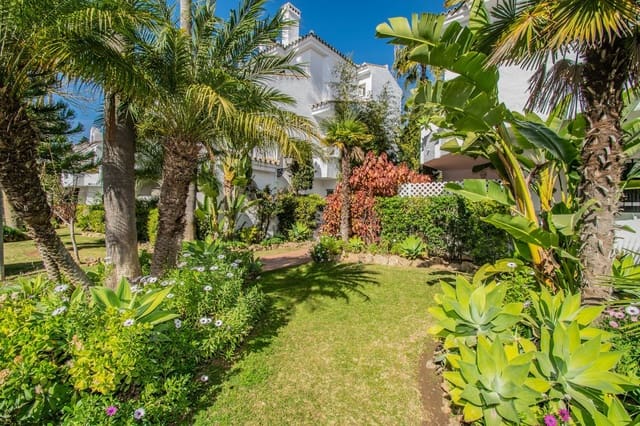 2 soverom Leilighet til salgs i La Dama de Noche - La Alzambra, Marbella med svømmebasseng garasje - € 409 500 (Ref: 8821190)