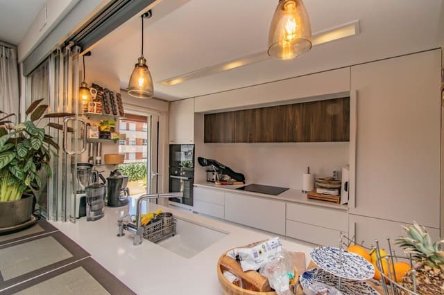 3 chambre Appartement à vendre à Playa de Fontanilla, Marbella avec piscine garage - 995 000 € (Ref: 8824618)