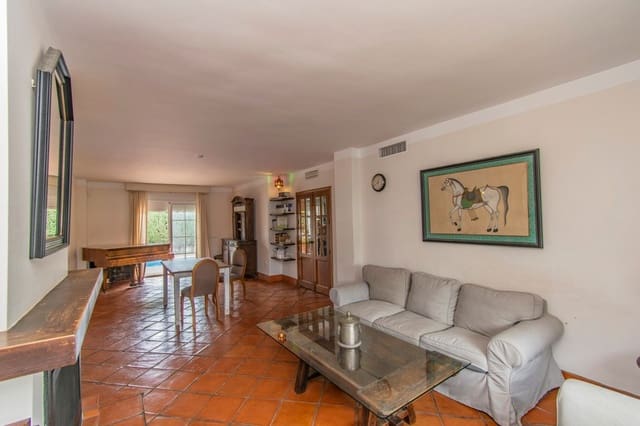 4 sovrum Hus till salu i San Pedro de Alcántara Pueblo, Marbella med pool garage - 949 000 € (Ref: 8828471)