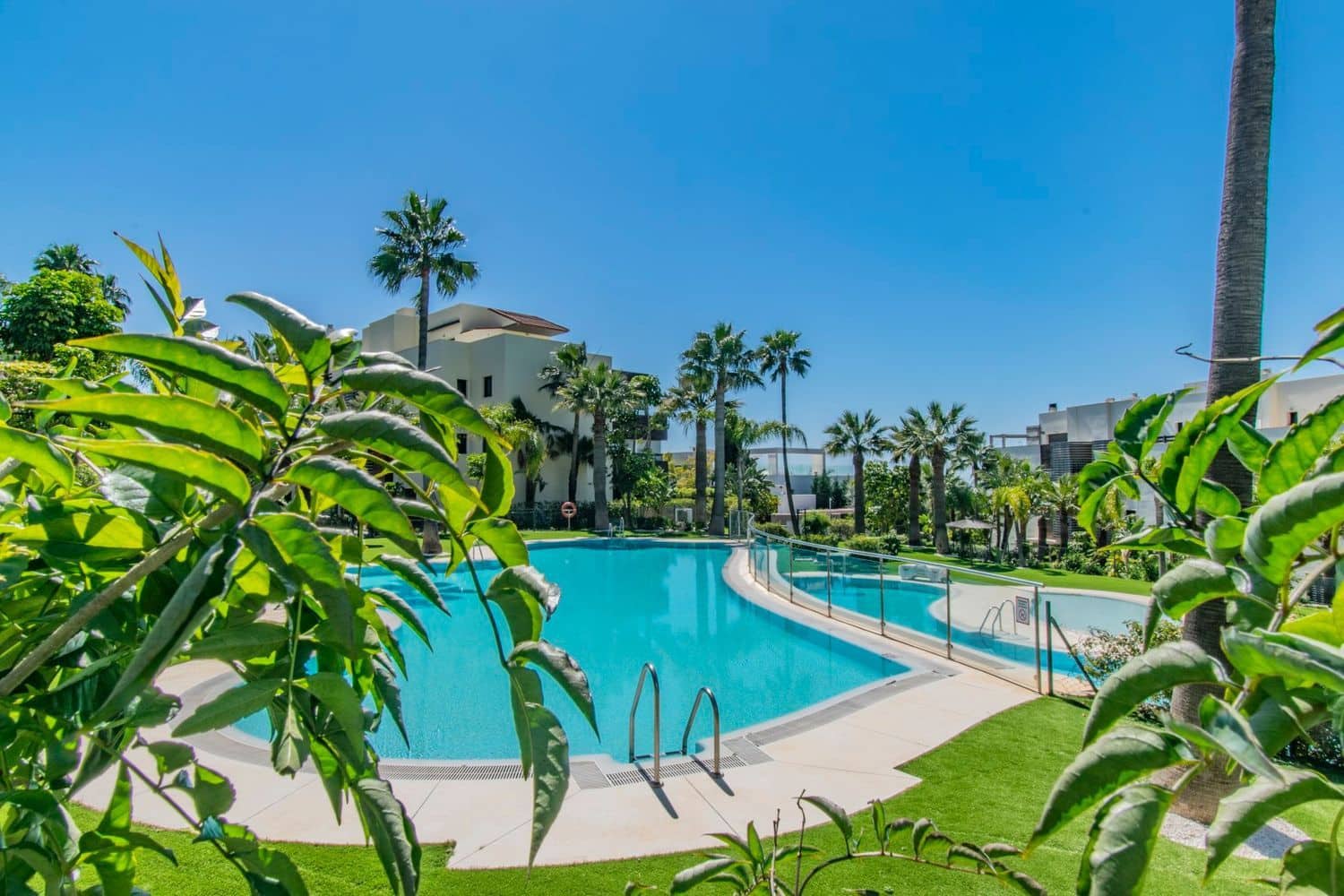 2 soverom Leilighet til salgs i Los Flamingos med svømmebasseng garasje - € 395 000 (Ref: 8844207)