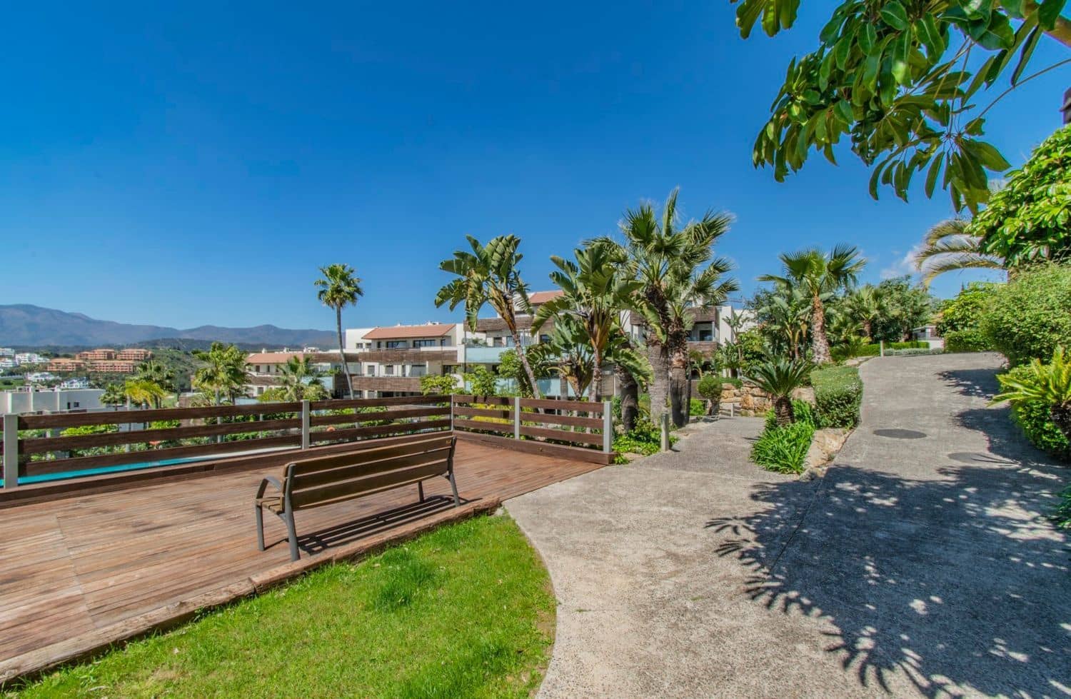 2 soverom Leilighet til salgs i Los Flamingos med svømmebasseng garasje - € 395 000 (Ref: 8844207)
