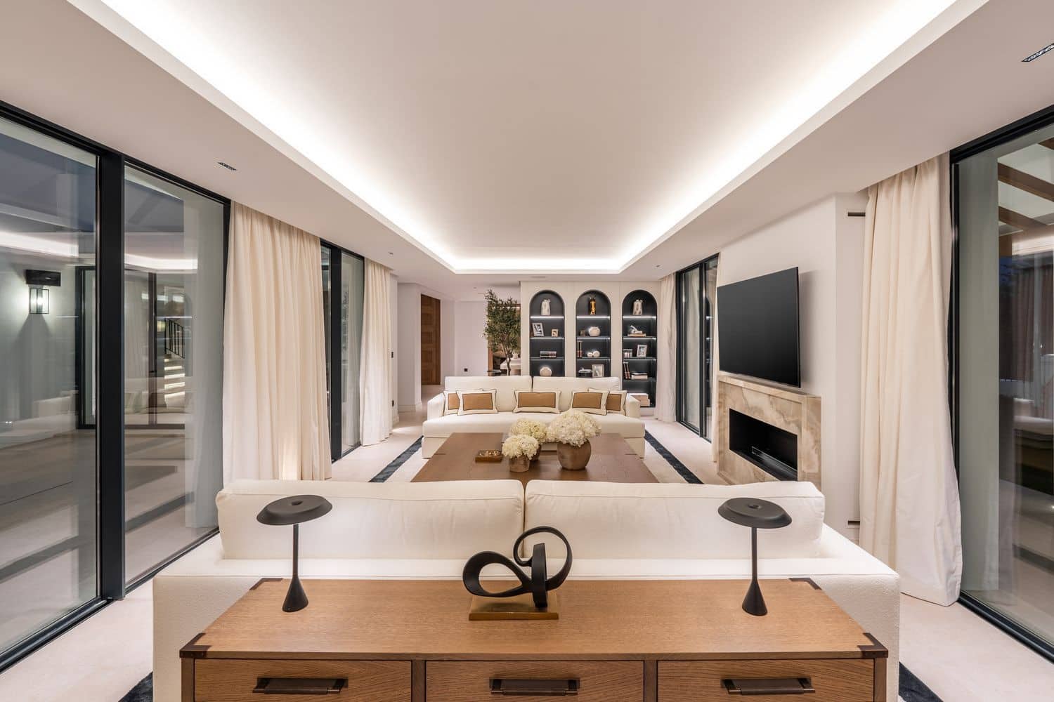 Chalet de 5 habitaciones en Nueva Andalucia en venta con piscina garaje - 7.800.000 € (Ref: 8860245)