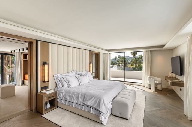 5 soveværelse Villa til salg i Las Brisas, Marbella med swimmingpool garage - € 7.800.000 (Ref: 8860245)