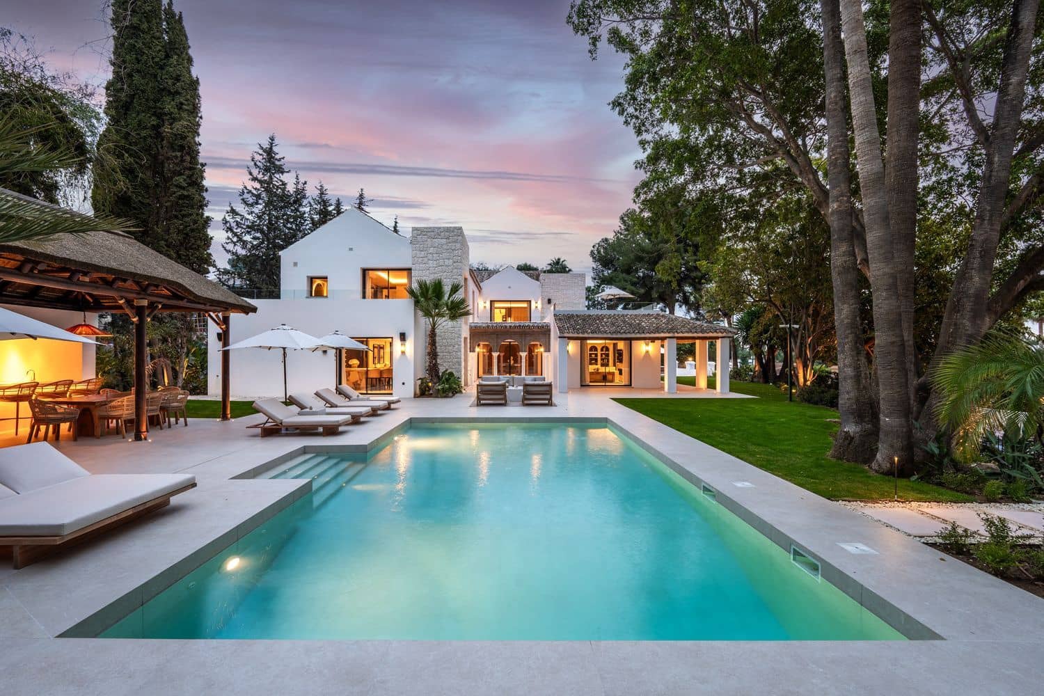 Chalet de 5 habitaciones en Nueva Andalucia en venta con piscina garaje - 7.800.000 € (Ref: 8860245)