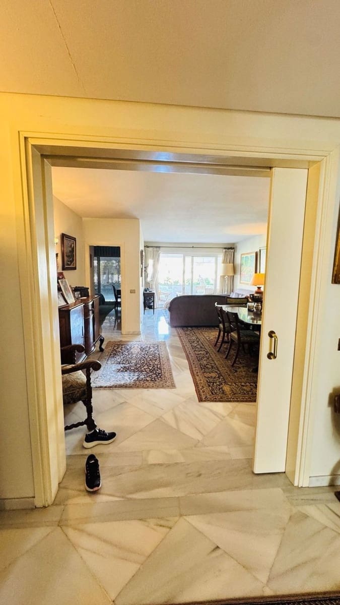 3 sovrum Lägenhet till salu i Puerto Banus med pool garage - 2 200 000 € (Ref: 8889146)