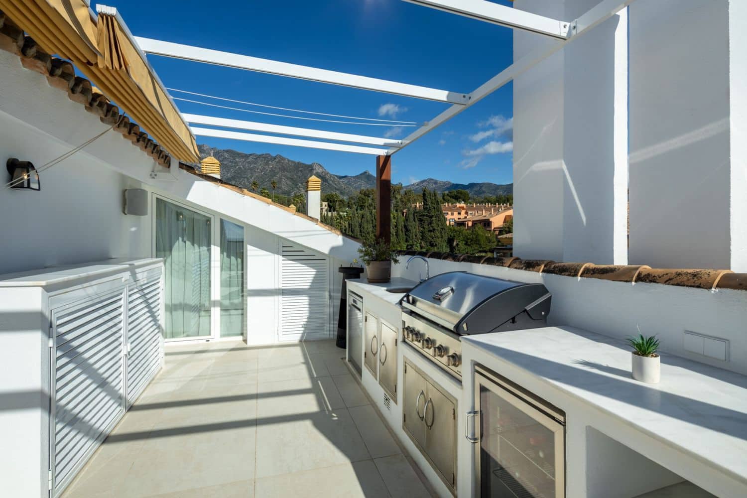 5 makuuhuone Huoneisto myytävänä paikassa Marbella mukana uima-altaan 
autotalli - 2 695 000 € (Ref: 8902923)