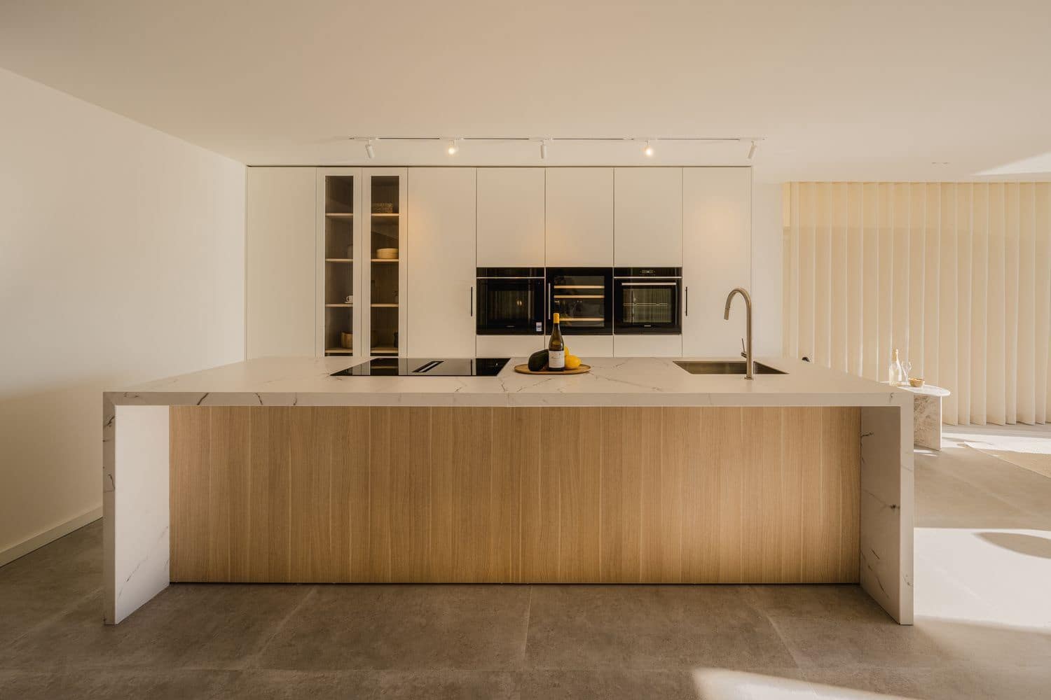 3 chambre Appartement à vendre à Nueva Andalucia avec piscine garage - 1 195 000 € (Ref: 8903378)