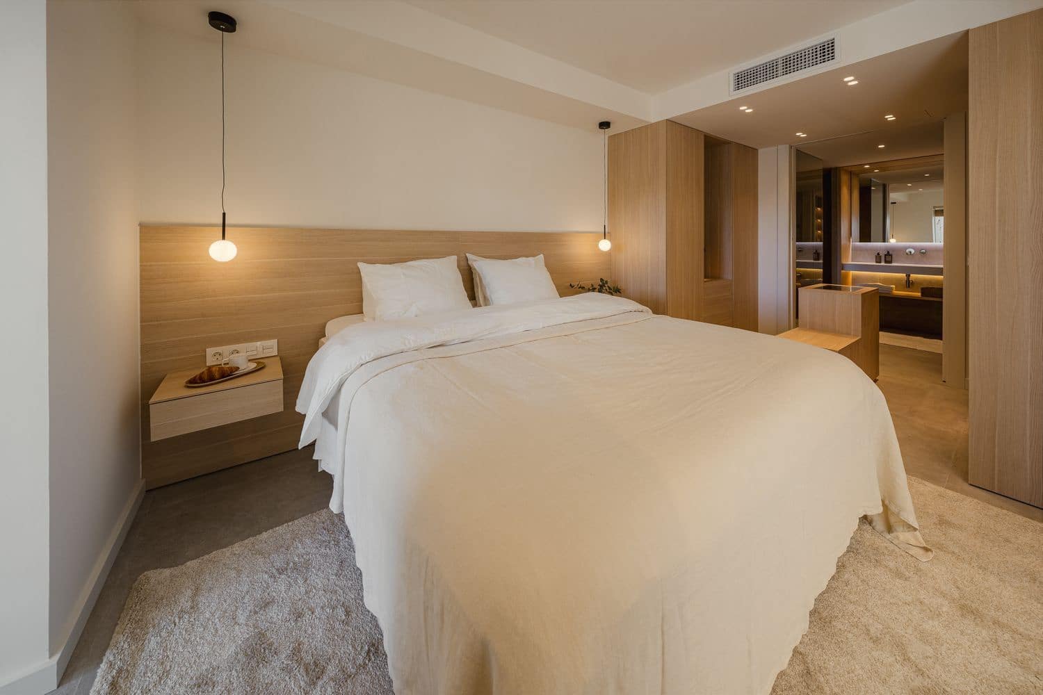 3 chambre Appartement à vendre à Nueva Andalucia avec piscine garage - 1 195 000 € (Ref: 8903378)
