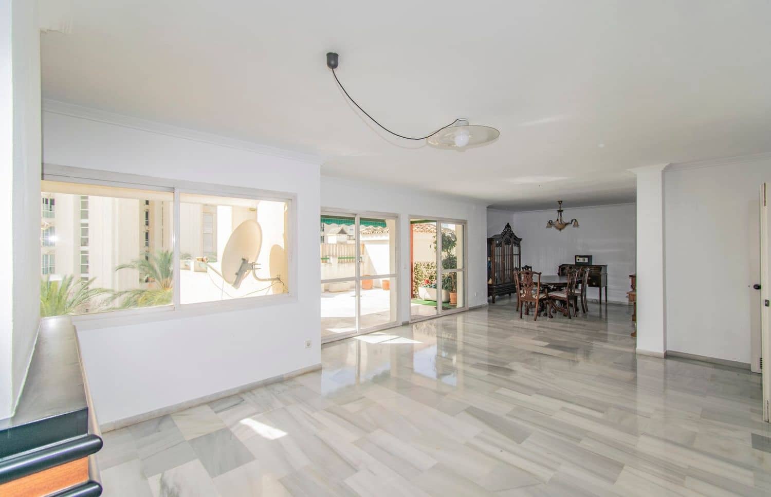 4 bedroom Apartment for sale in Marbella with garage - € 779,000 (Ref: 8912590)