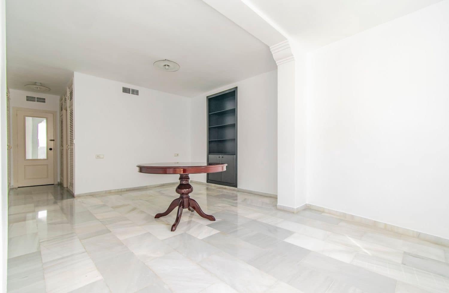 4 bedroom Apartment for sale in Marbella with garage - € 779,000 (Ref: 8912590)