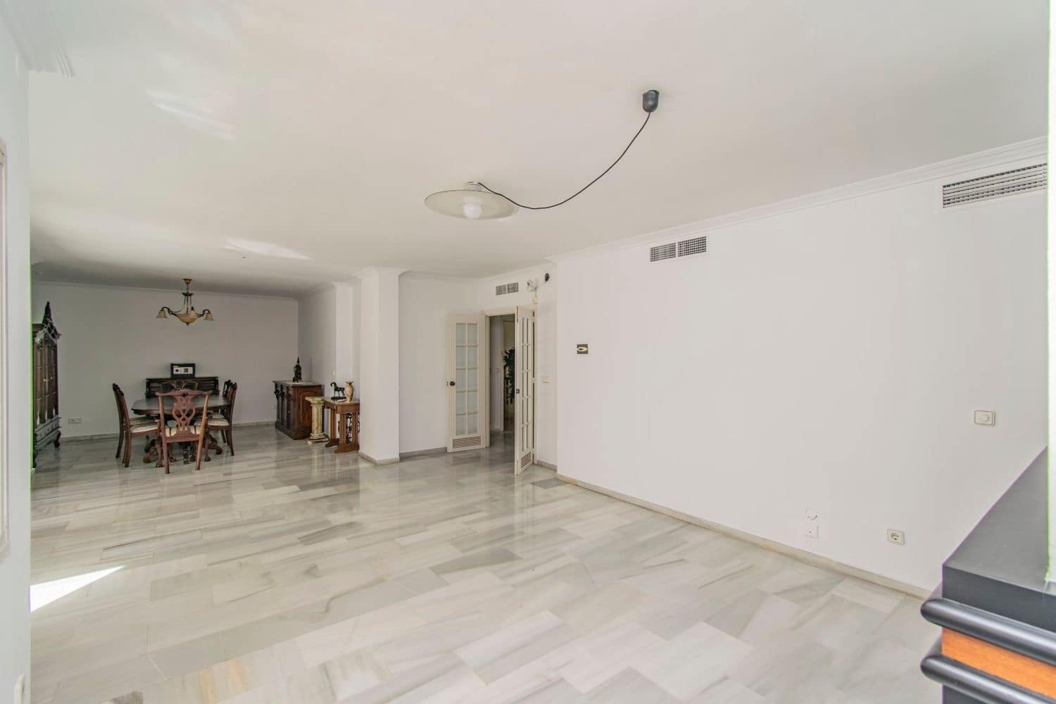 4 bedroom Apartment for sale in Marbella with garage - € 779,000 (Ref: 8912590)