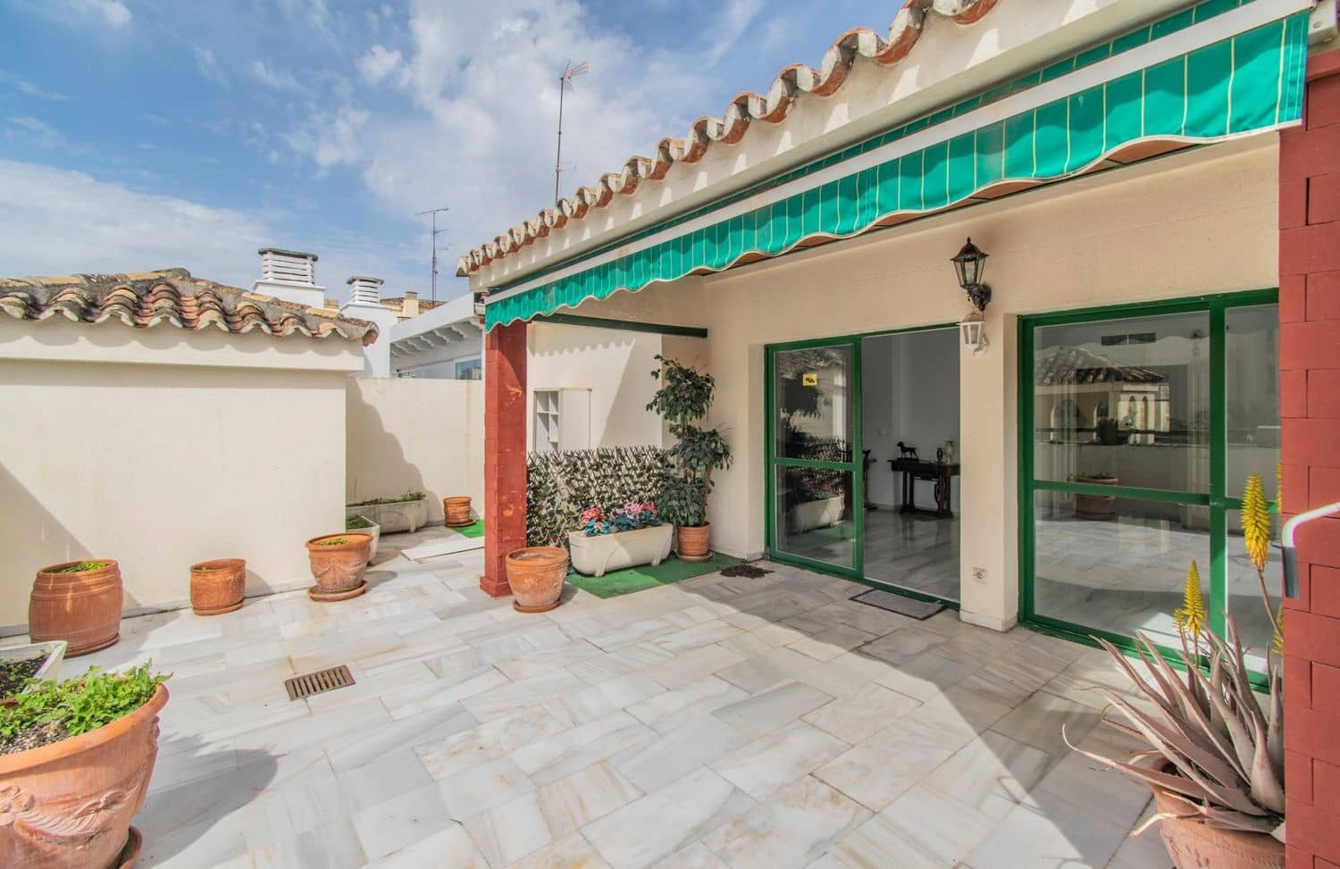 4 bedroom Apartment for sale in Marbella with garage - € 779,000 (Ref: 8912590)