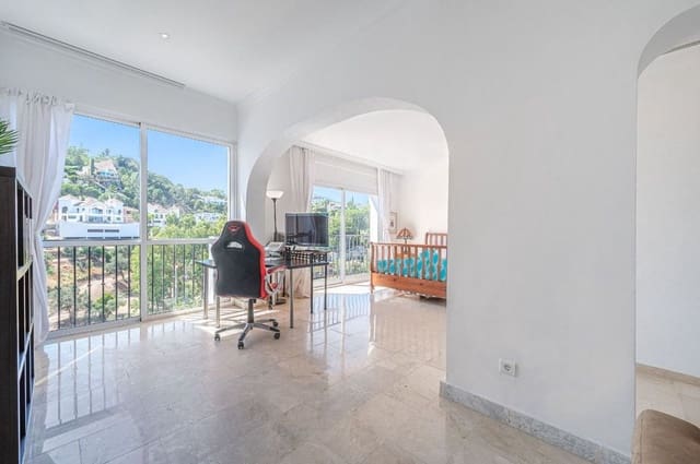 3 soveværelse Byhus til salg i La Quinta, Benahavís med garage - € 649.000 (Ref: 8938465)