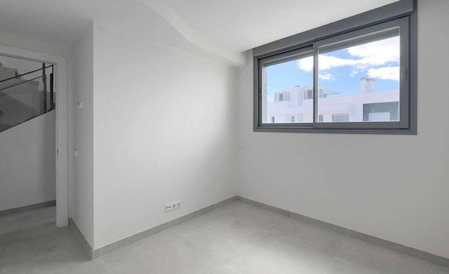 4 bedroom Townhouse for sale in San Pedro de Alcantara with pool garage - € 1,150,000 (Ref: 8962185)