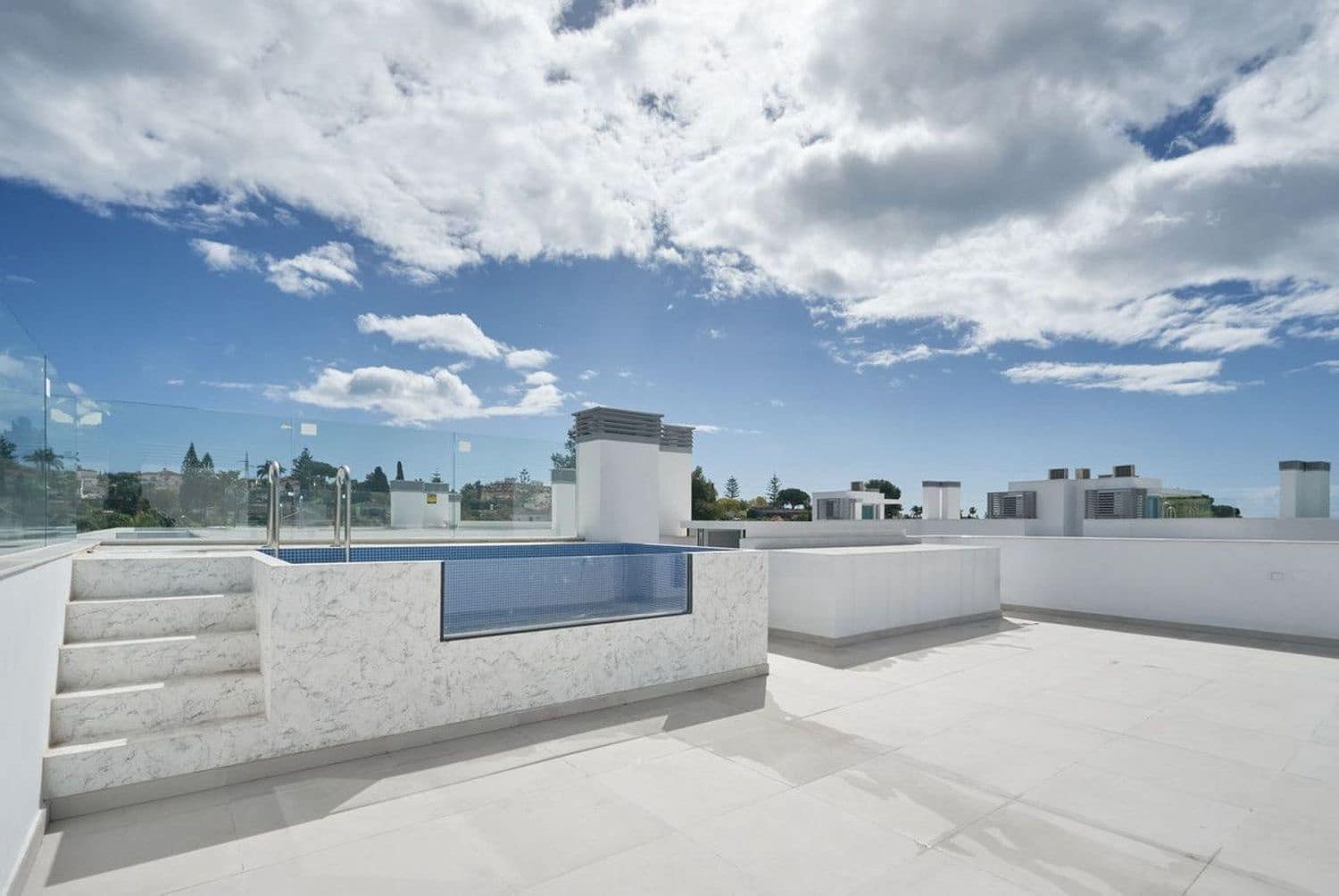 4 bedroom Townhouse for sale in San Pedro de Alcantara with pool garage - € 1,150,000 (Ref: 8962185)