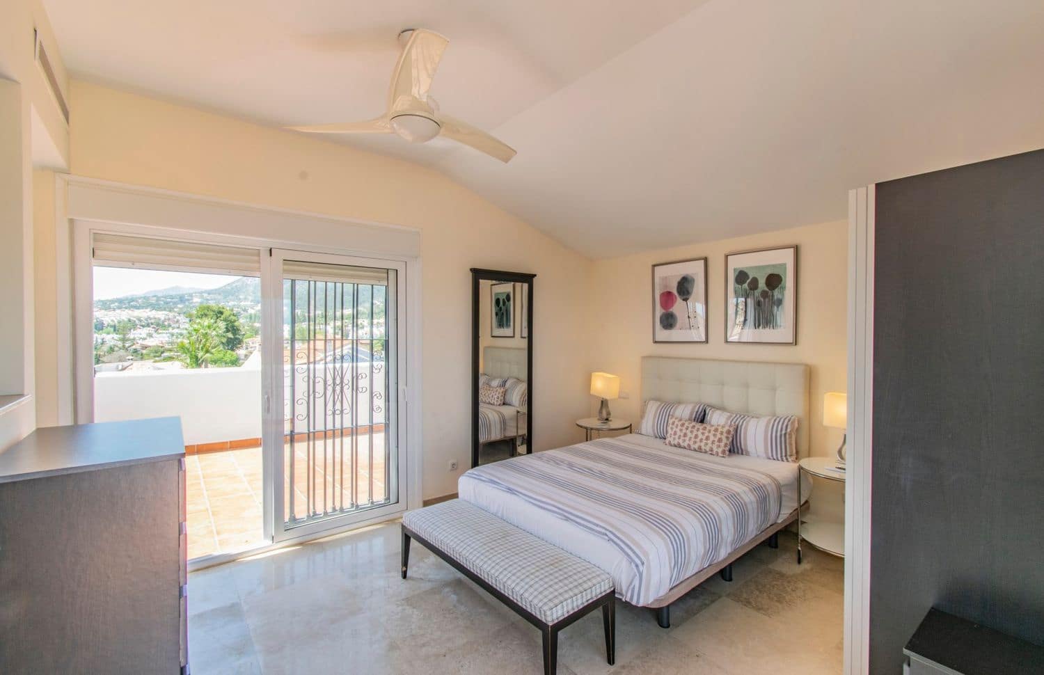 Chalet de 4 habitaciones en Marbella en venta con piscina garaje - 965.000 € (Ref: 8980114)