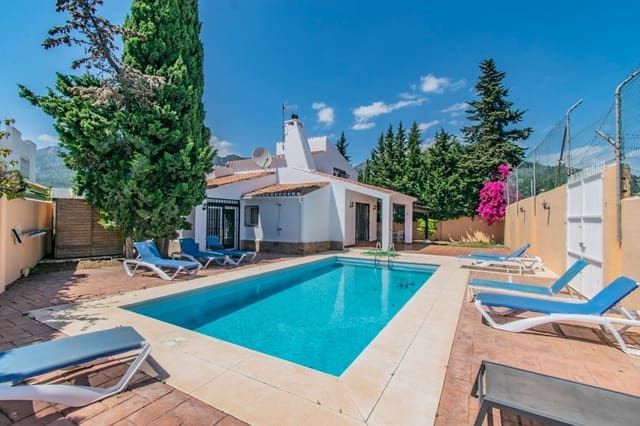 Chalet de 4 habitaciones en Huerta del Prado - La Montua, Marbella en venta con piscina garaje - 965.000 € (Ref: 8980114)