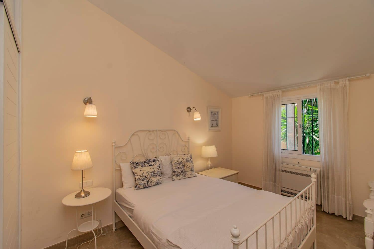 Chalet de 4 habitaciones en Marbella en venta con piscina garaje - 965.000 € (Ref: 8980114)