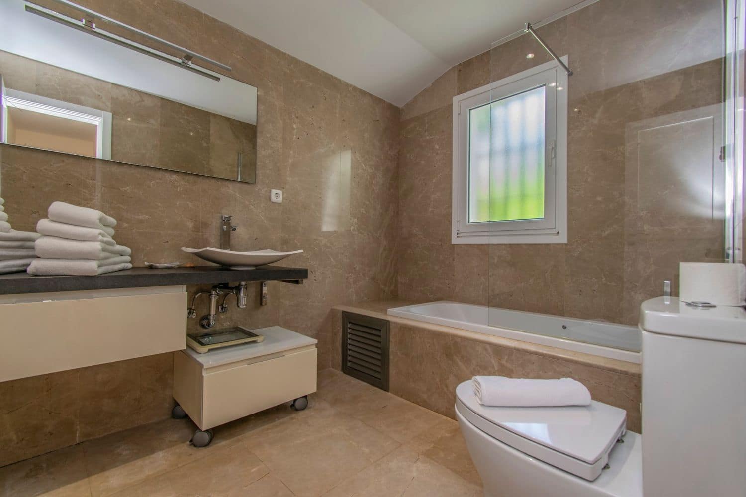 Chalet de 4 habitaciones en Marbella en venta con piscina garaje - 965.000 € (Ref: 8980114)