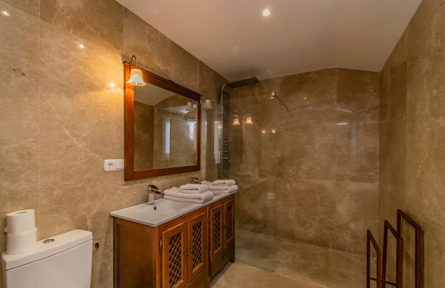 Chalet de 4 habitaciones en Marbella en venta con piscina garaje - 965.000 € (Ref: 8980114)