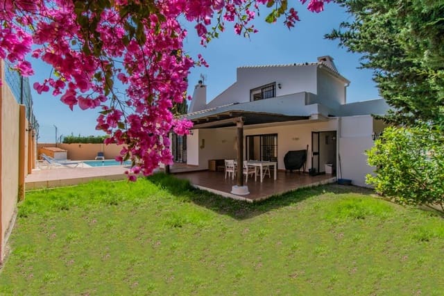 Chalet de 4 habitaciones en Huerta del Prado - La Montua, Marbella en venta con piscina garaje - 965.000 € (Ref: 8980114)