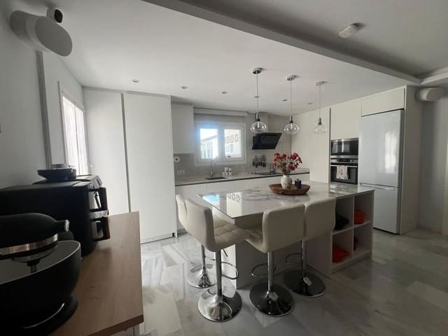 3 sypialnia Apartament na sprzedaż w Centro, Estepona z garażem - 489 500 € (Ref: 9002709)