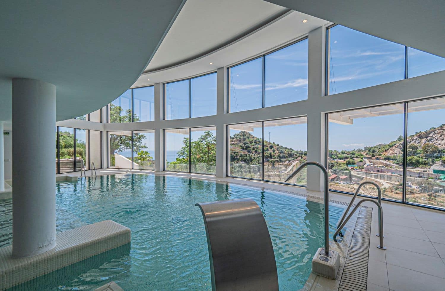 2 chambre Appartement à vendre à Ojen avec piscine garage - 850 000 € (Ref: 9008463)